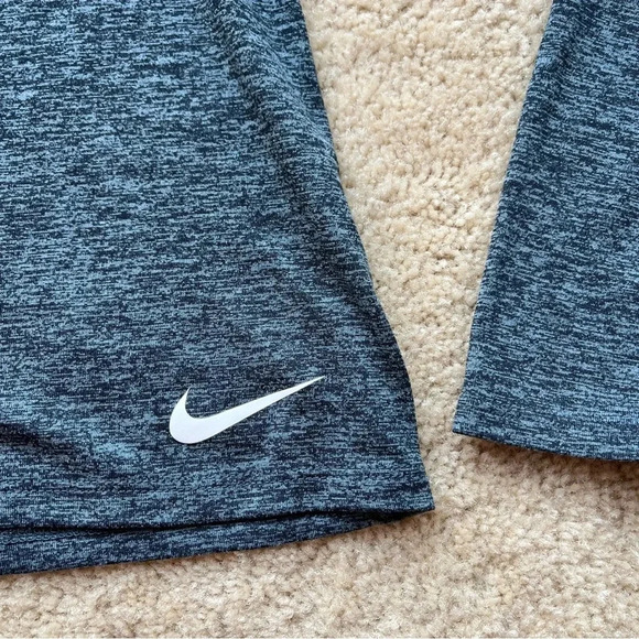 Nike Dri-Fit Women’s Heathered Gray Lightweight Hoodie - Size XS - VGUC - Picture 4 of 6